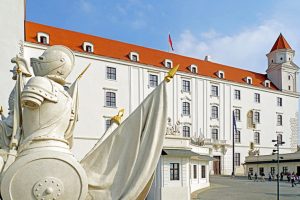 Братислава из Львова за 18€ туда-обратно для WDC или 30€ для всех