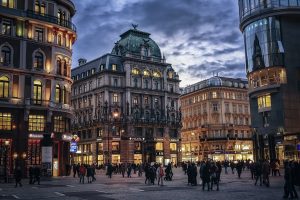 Вена из Киева за 30€ туда-обратно для WDC или 51€ для всех