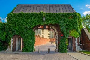 Краков из Киева за 9€ в одну сторону и 18€ в две стороны