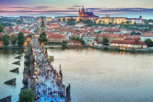 Высокий сезон! Пакетные туры в Прагу з 4* отелем от 237€