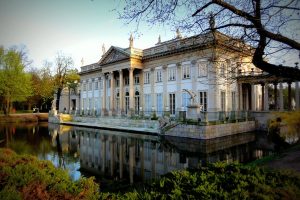 Варшава из Киева за 9€ в одну сторону или 18€ в две стороны