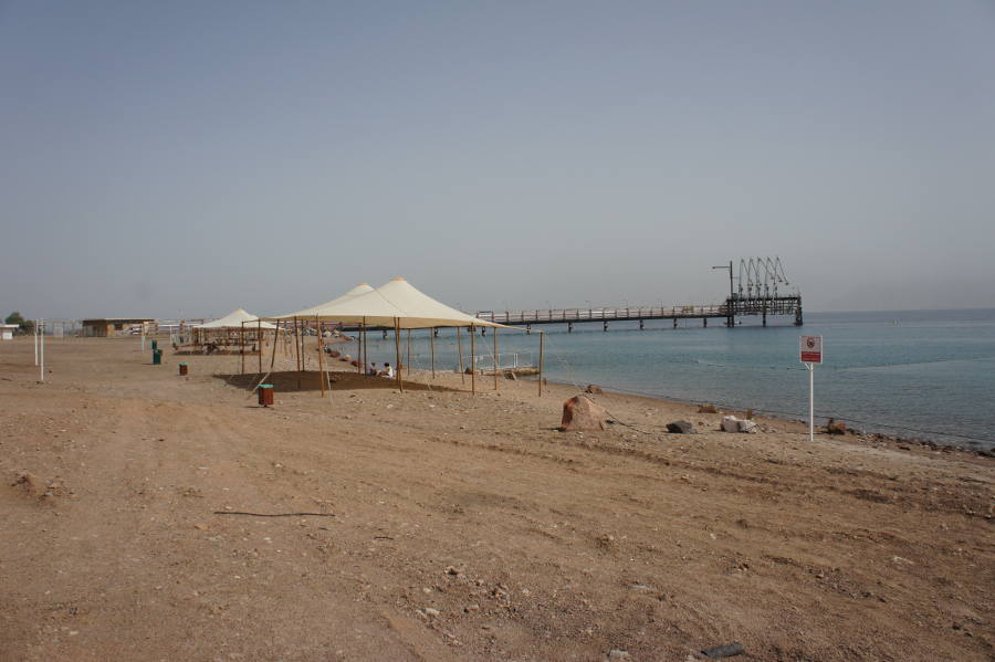 Пляжный павильон вблизи Дельфиньего рифа