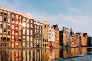 Амстердам из Киева за 18 € в сторону или 64 € в две стороны